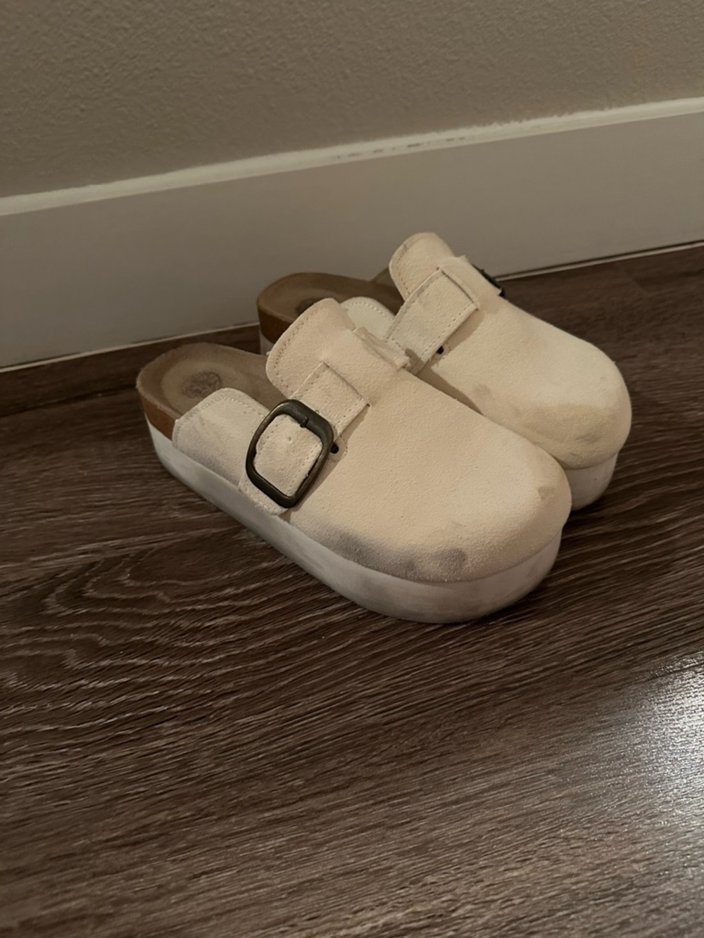 Platform suede clogs - Picture 3 of 4